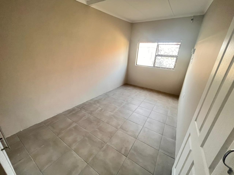 To Let 2 Bedroom Property for Rent in Cambridge Eastern Cape